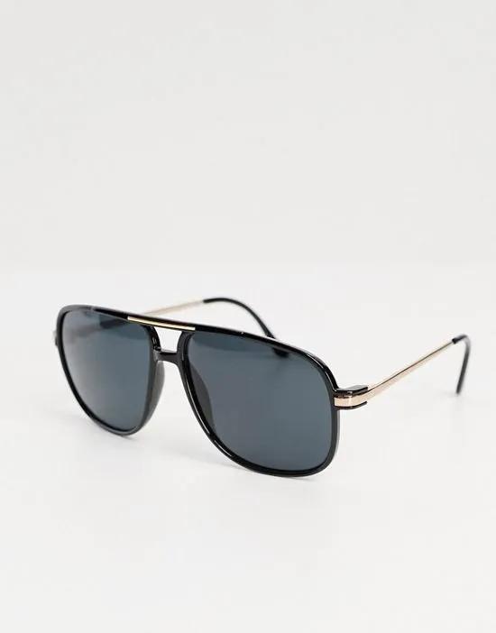 70's aviator sunglasses in black with smoke lens and gold detail frame - BLACK