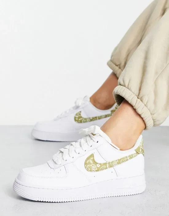 Air Force 1 '07 ESS sneakers in white and brown