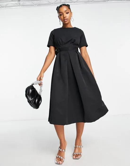 Alecia puff sleeve midi dress in black
