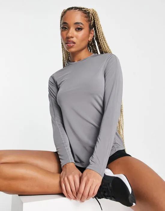 all sports long sleeve top with back seam detail