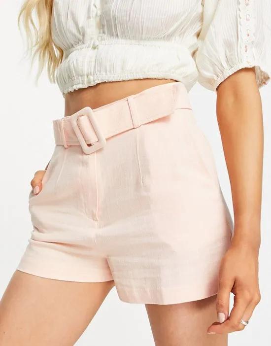 belted linen blend short in peach