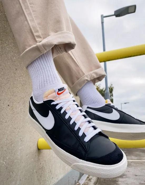 Blazer Low '77 Vintage sneakers in black and white