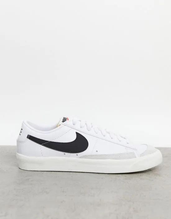 Blazer Low '77 Vintage sneakers in white and black
