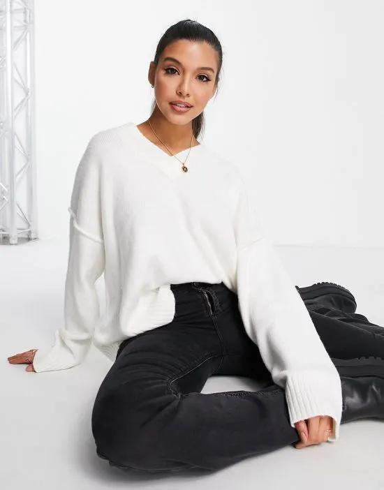 chunky v neck sweater in cream