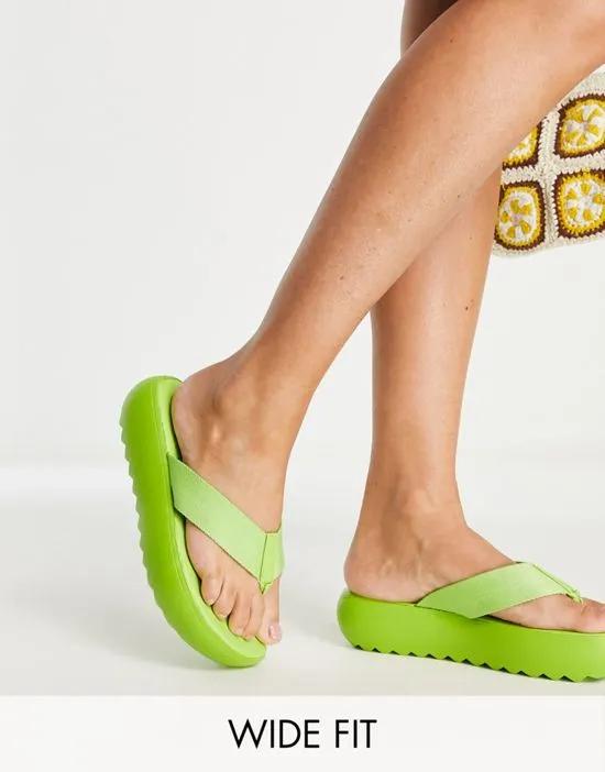 Cia chunky toe post sandals in lime