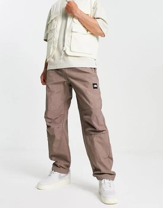 Convin ripstop joggers in taupe