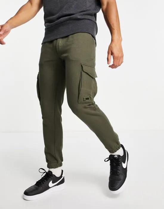 Core cargo sweatpants in green