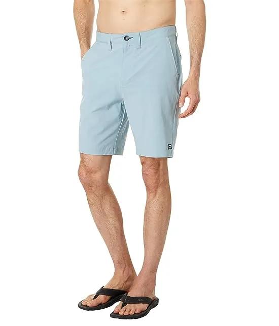 Crossfire Solid 20" Submersible Shorts