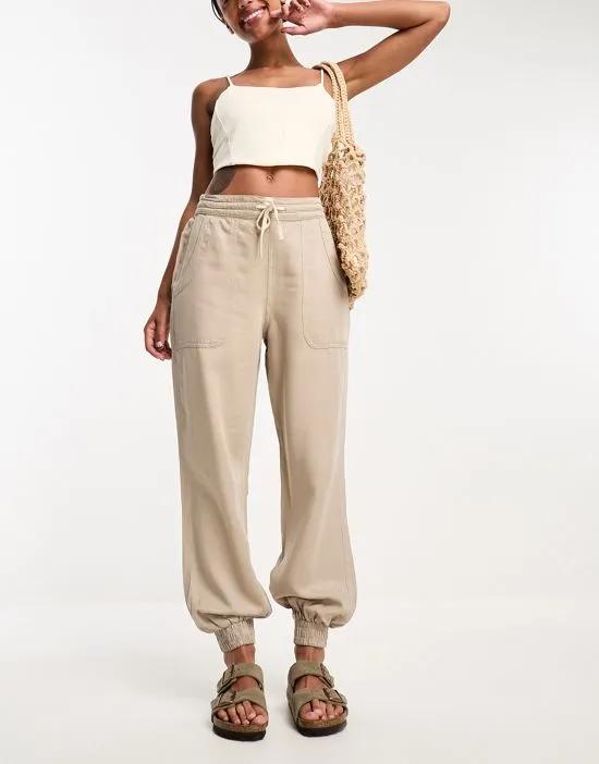 cuffed cargo sweatpants in beige