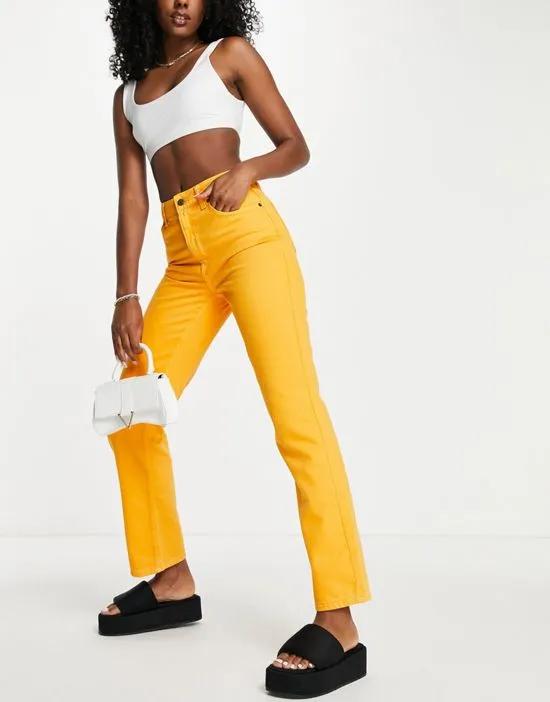 Dad jeans in orange