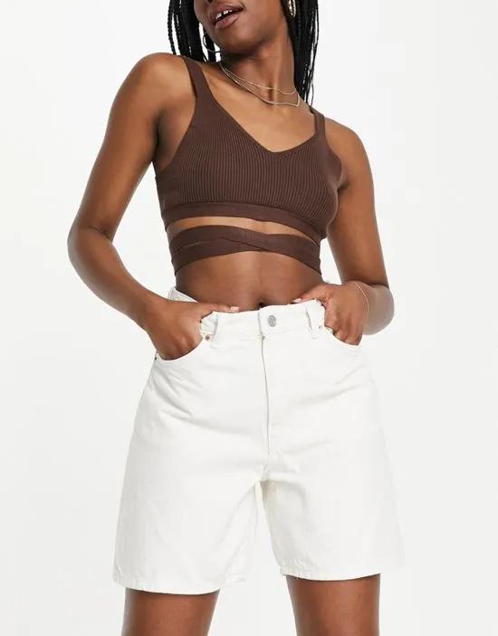 denim shorts in ecru