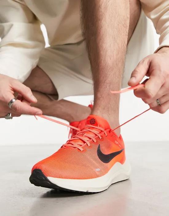 Downshifter 4E sneakers in pink