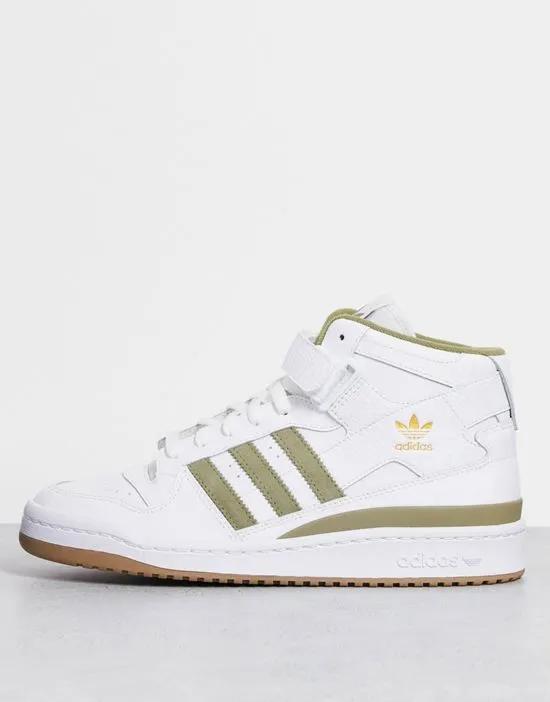 Forum Mid sneakers in white and orbit green