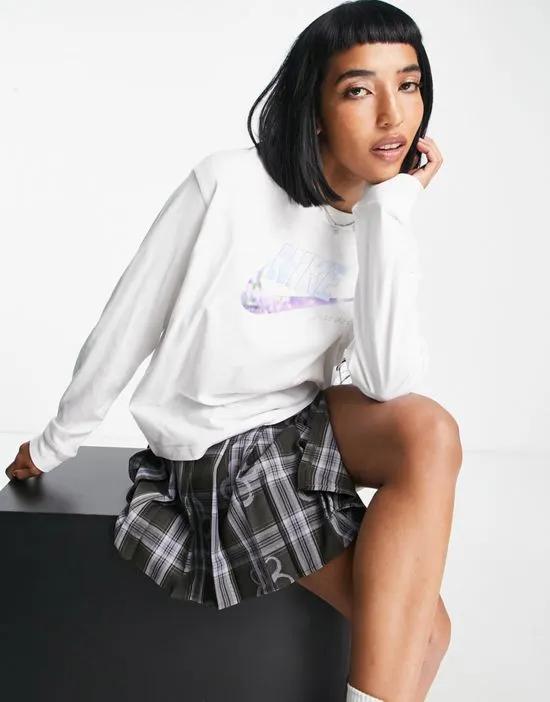 graphic logo boxy sweatshirt in white