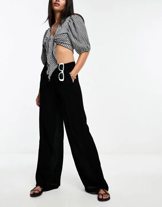 high waisted crinkle pants in black