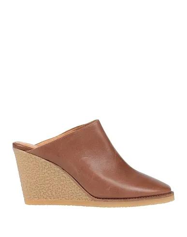 Khaki Leather Mules and clogs