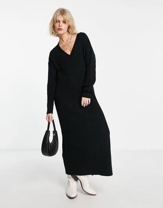 knitted maxi sweater dress with v neck in black