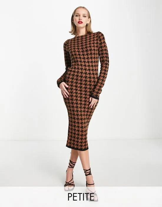 knitted midi dress in camel houndstooth print
