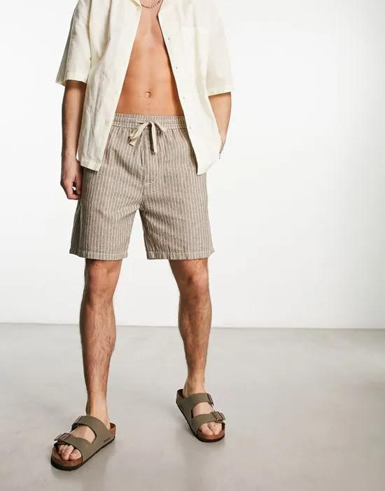 linen shorts in brown micro stripe