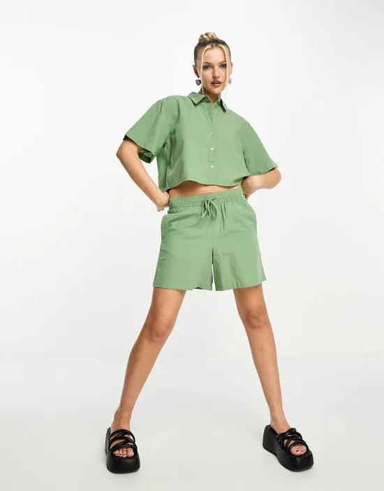 linen shorts in khaki - part of a set