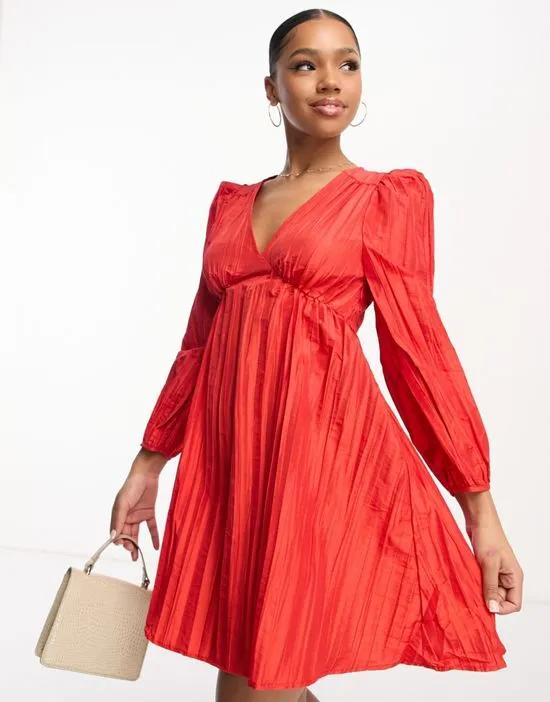 long sleeve v neck crinkle mini dress in red