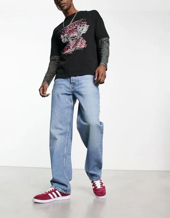 loose jeans in mid blue