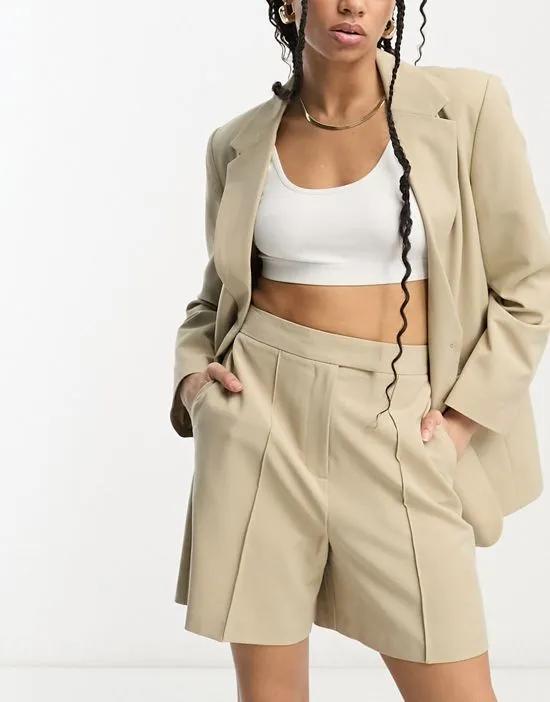 Mix & Match mom short in neutral