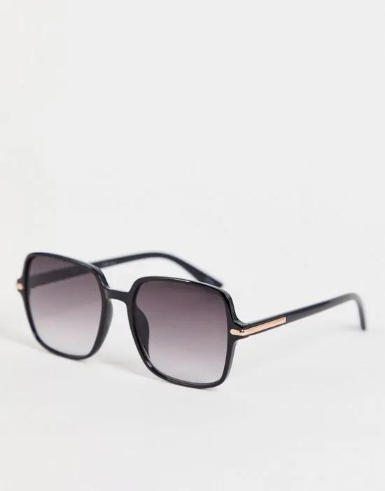 oversized square sunglasses in black