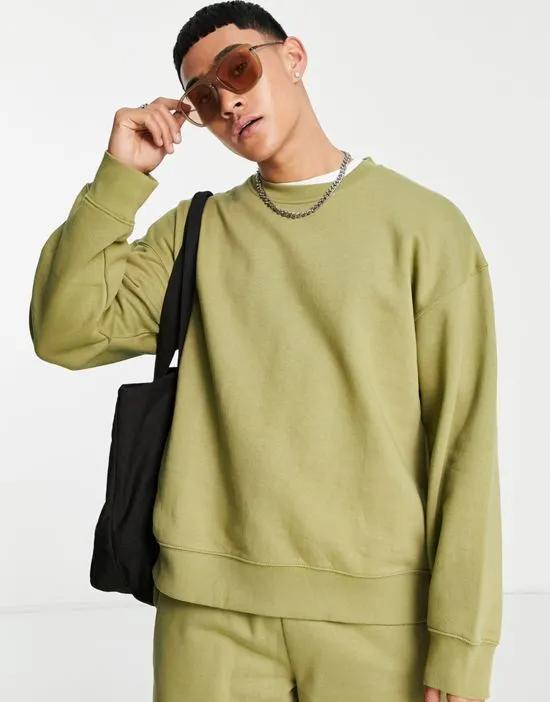 oversized sweatshirt in khaki