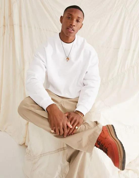 oversized sweatshirt in white