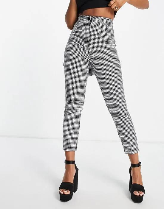 pants in mono dogtooth check