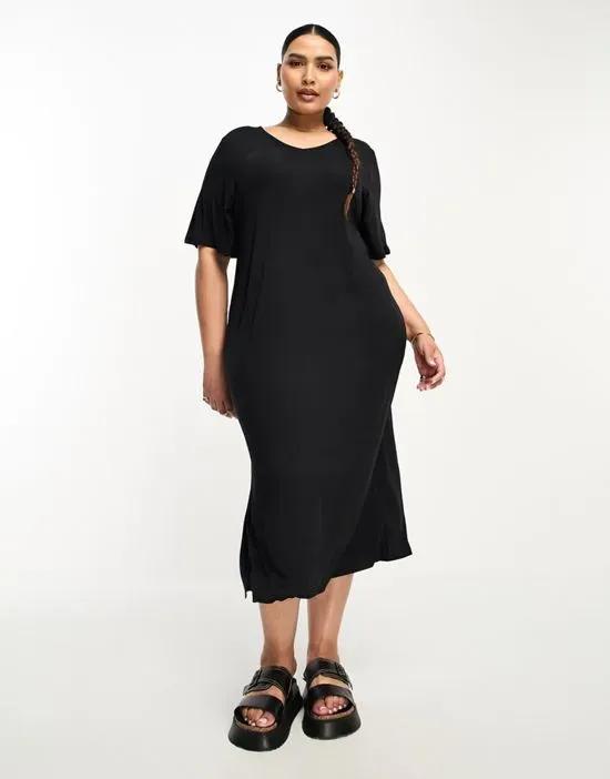 Pieces Curve Exclusive V-neck maxi T-shirt dress in black