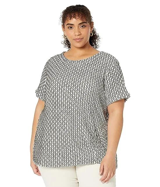 Plus Size Moving Lines Top