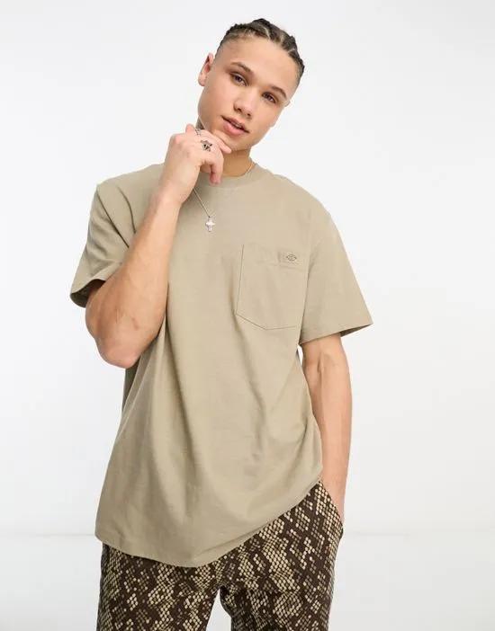 porterdale pocket t-shirt in sand
