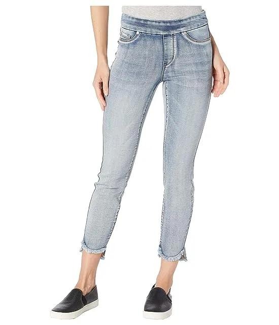 Pull-On Jeggings w/ Curved Frayed Hem in Bleach