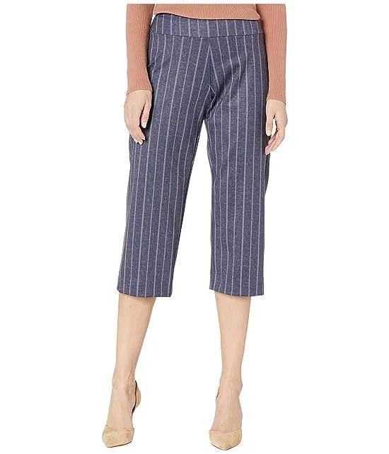 Pull-On Wide Crop Pants in Stretch Knit