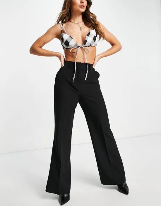 relaxed wide flare pant in black