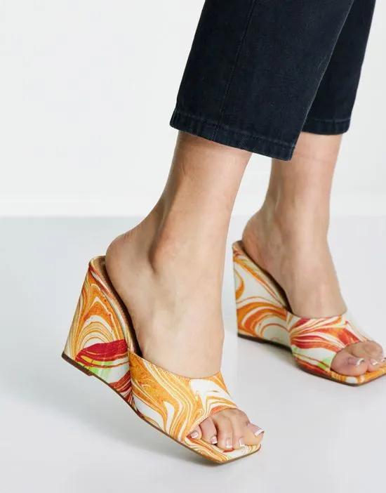 Rhyme wedge mule in orange marble