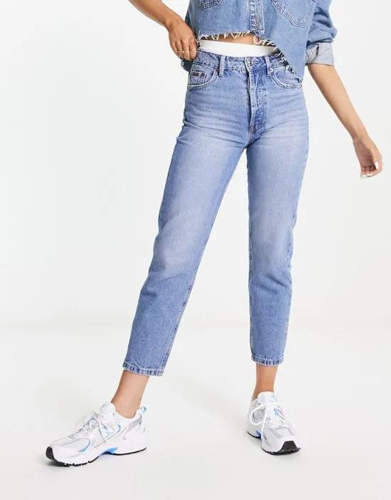 rigid mom jeans in medium wash