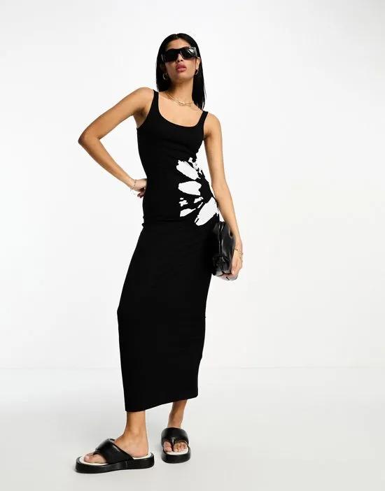 scoop neck maxi dress with floral print in black
