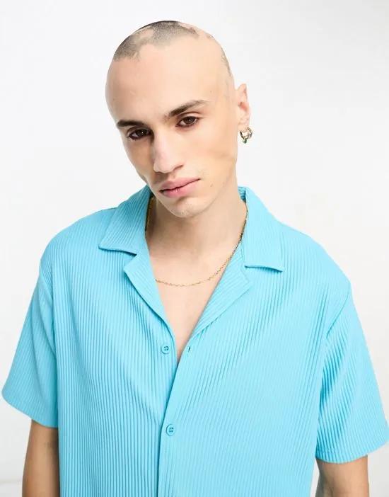 short sleeve plisse shirt in blue