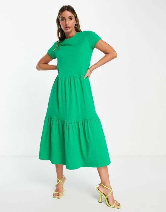 short sleeve tiered midi T-shirt dress in green