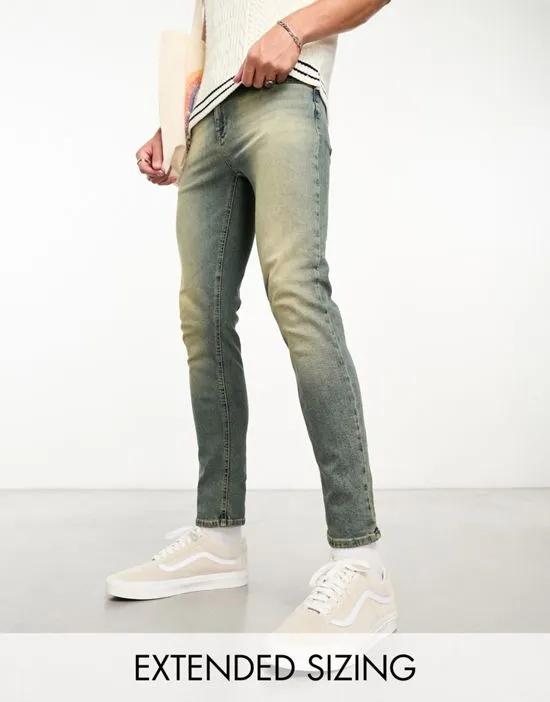 skinny jeans in Y2k dark wash blue