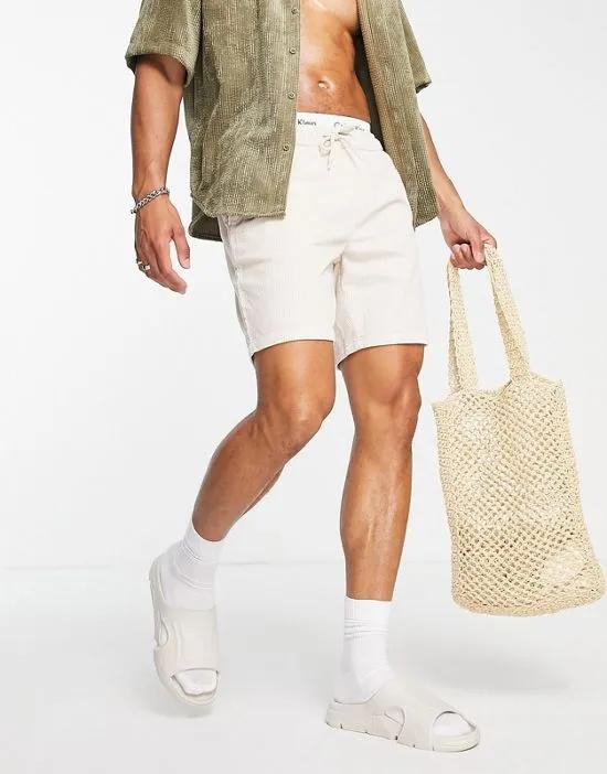 slim shorts in beige cord