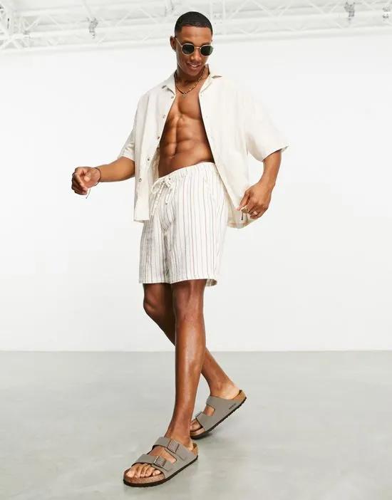 slim textured shorts in red stripe