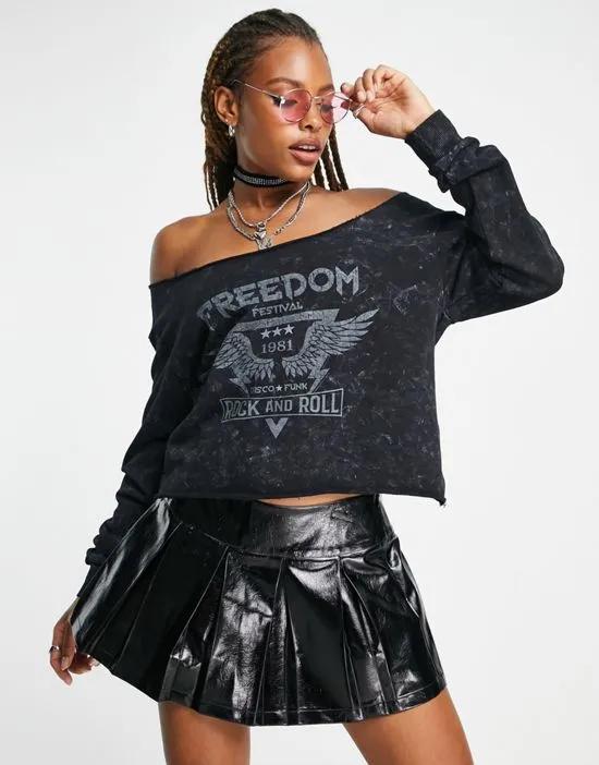 slouchy slashed neck off shoulder sweat with freedom graphic in charcoal