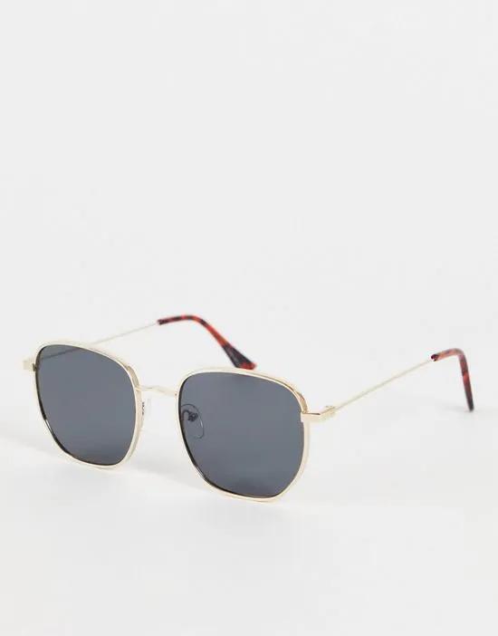 square sunglasses in gold