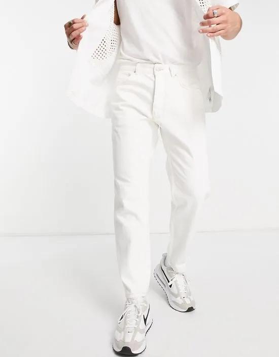 standard fit jeans in ecru