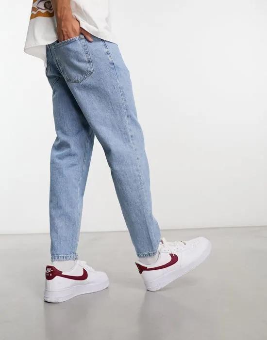 standard fit jeans in light blue