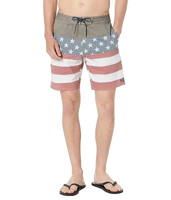 Stars and Stripes Tribong Lo Tides 19" Boardshorts